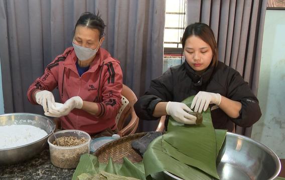 Thứ bánh đặc biệt khiến người Tày ở phía Bắc Thái Nguyên ngóng đợi trong tháng 3 âm lịch loading=