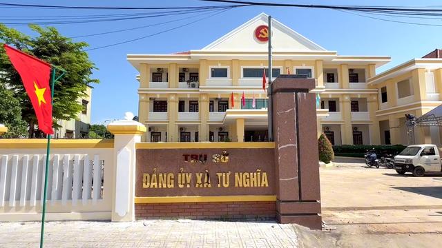 Xã đầu tiên thực hiện Đại hội Đảng “không giấy” ở Quảng Ngãi loading=