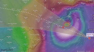 Mắt bão Yagi nằm trong vùng ven bờ Quảng Ninh - Hải Phòng, gió giật cấp 16, mưa như trút nước