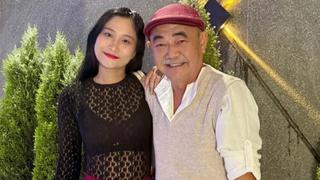 Phản ứng của con gái NSND Việt Anh với mẹ kế kém 36 tuổi dịp lễ Giáng sinh gây chú ý