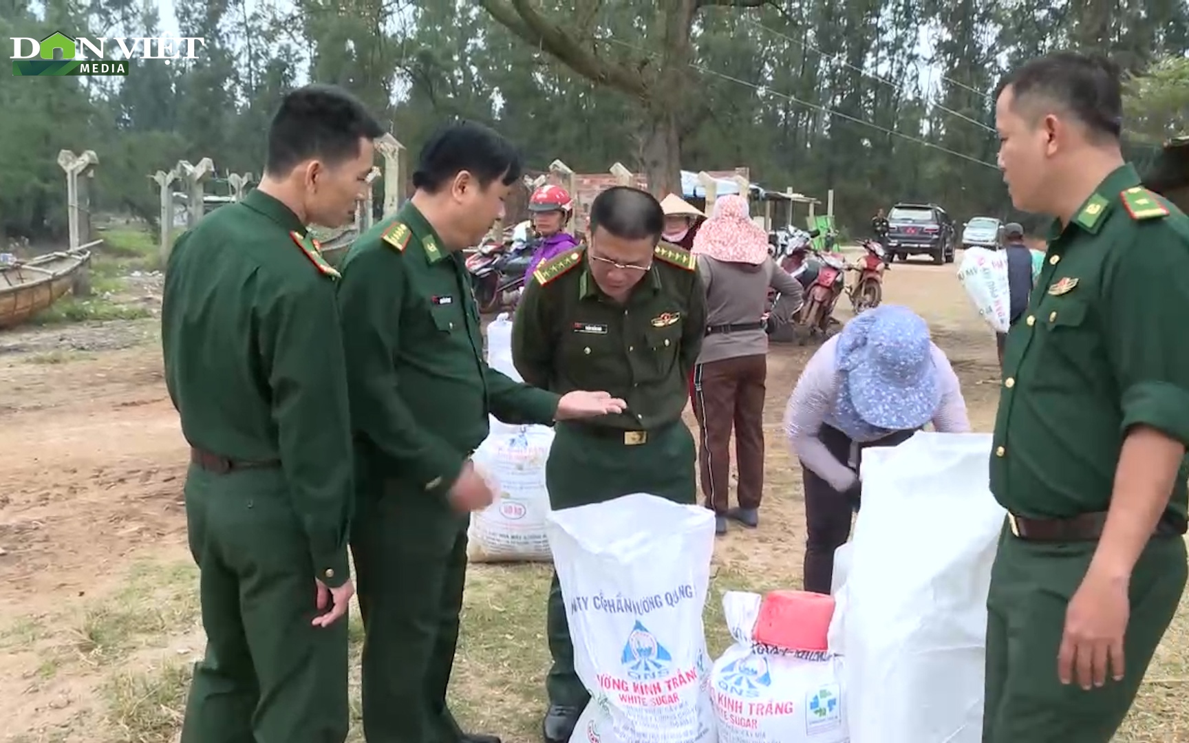 Video: Quảng Ngãi lập chốt tại bãi biển ngăn chặn tranh chấp ngư trường mùa khai thác ốc gạo