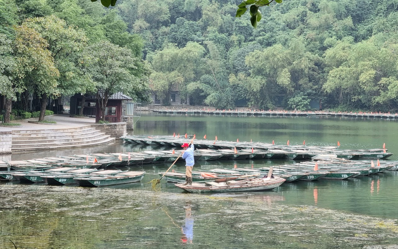 Ninh Bình: Ngày đầu tiên mở cửa trở lại, các điểm du lịch thưa thớt khách