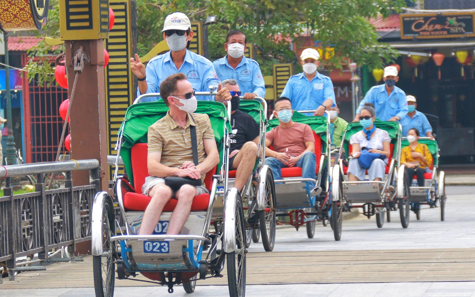 Đoàn khách quốc tế đầu tiên "phá băng" du lịch Hội An