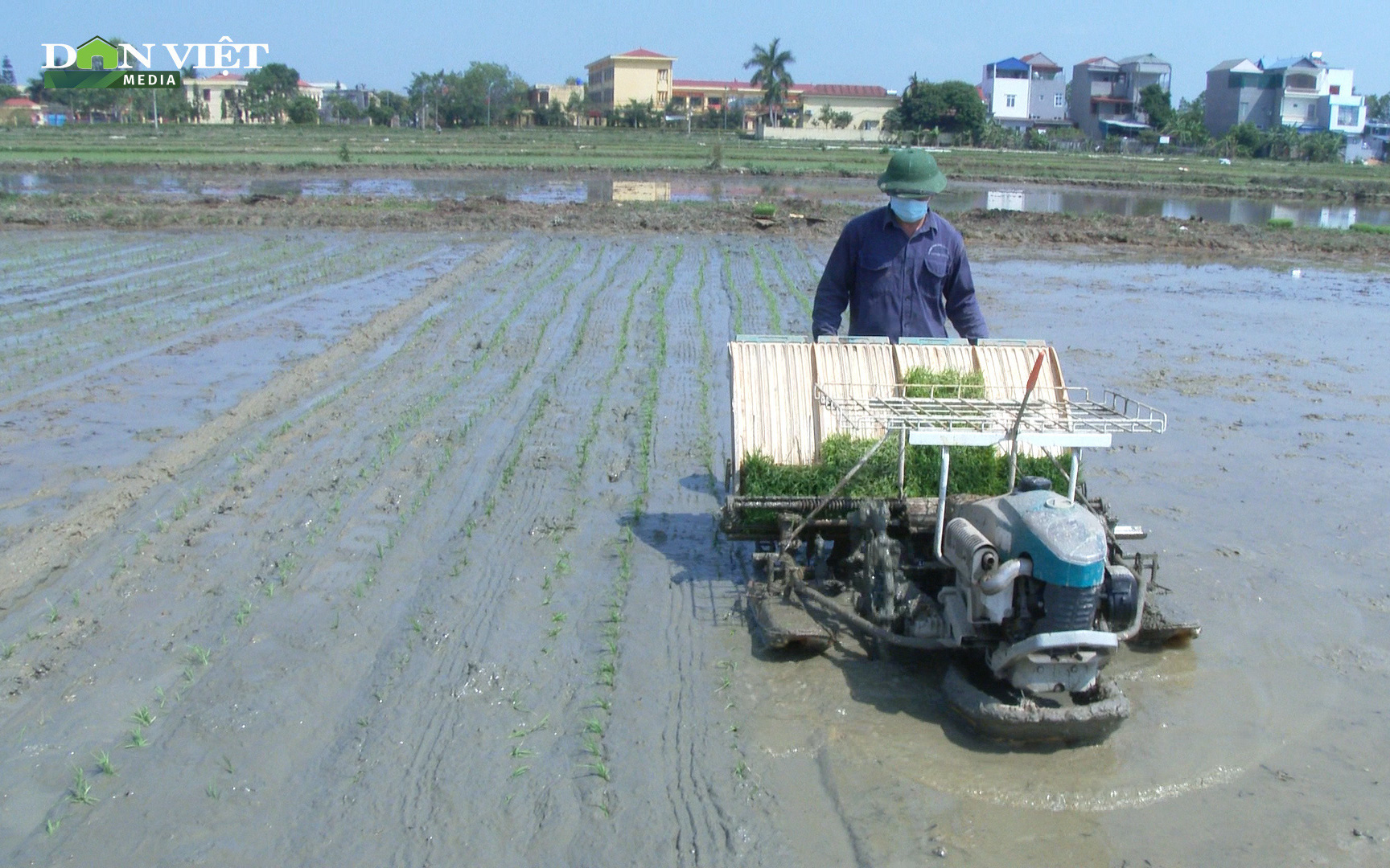 Hải Dương: Đưa cơ giới hóa vào sản xuất nông nghiệp, nông dân Tân Kỳ "xóa sổ" đất ruộng bỏ hoang 