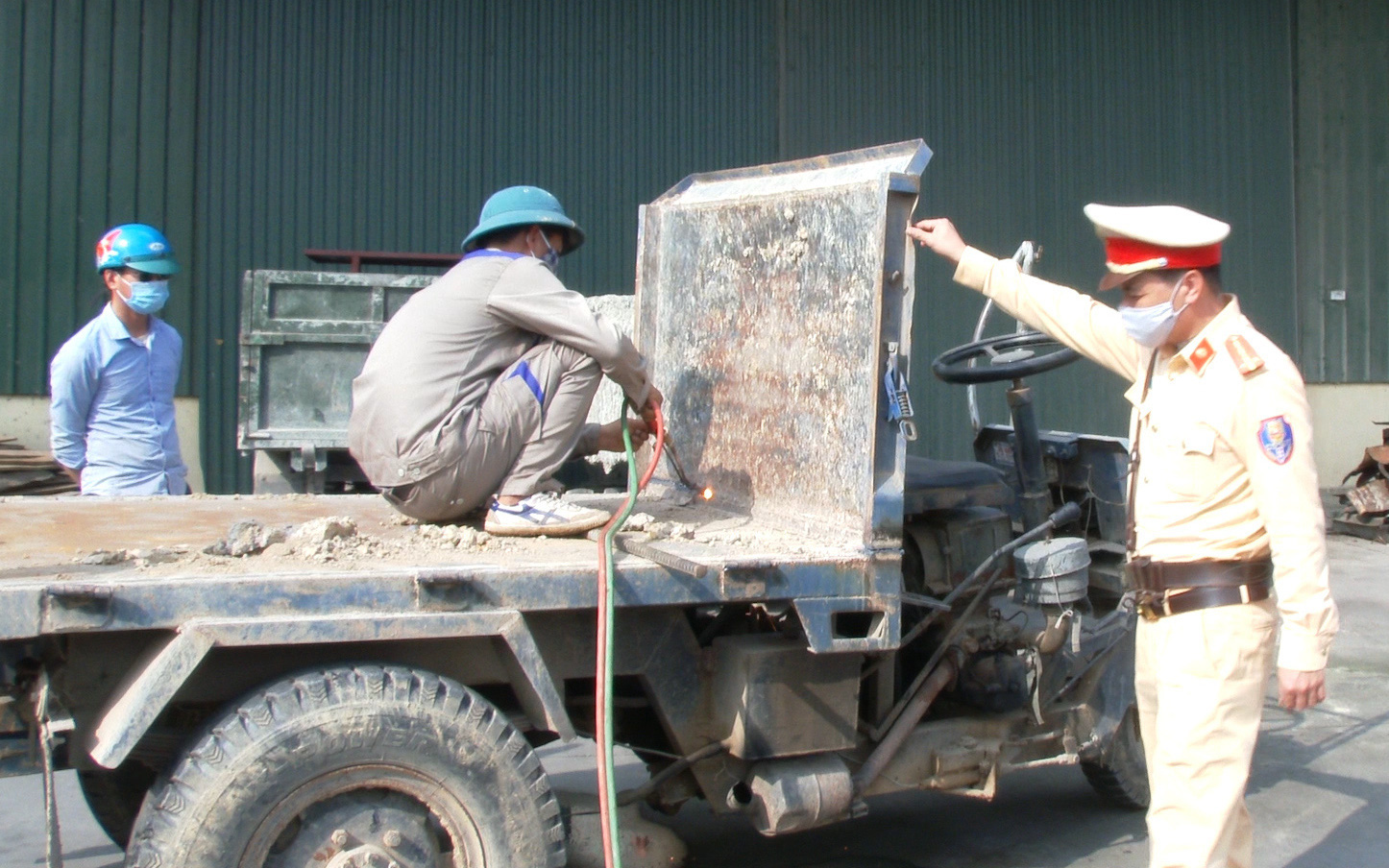 Hải Dương: Huyện Tứ Kỳ tích cực truy tìm, xử lý xe tự chế, loại bỏ mối hiểm họa khôn lường