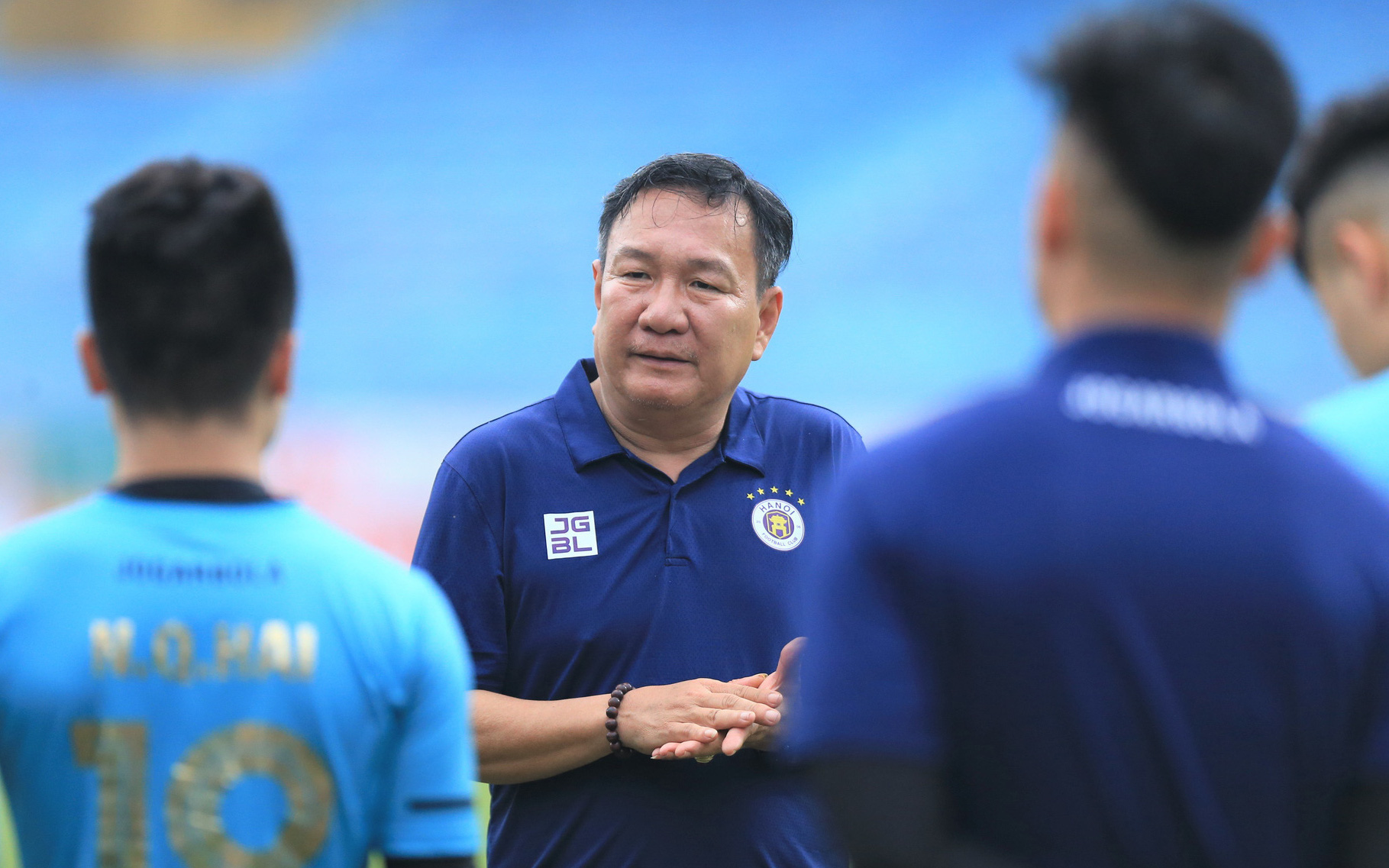 Ông Hoàng văn Phúc có buổi làm việc với Quang Hải, Thành Chung... sau khi Hà Nội FC chia tay HLV Chu Đình Nghiêm