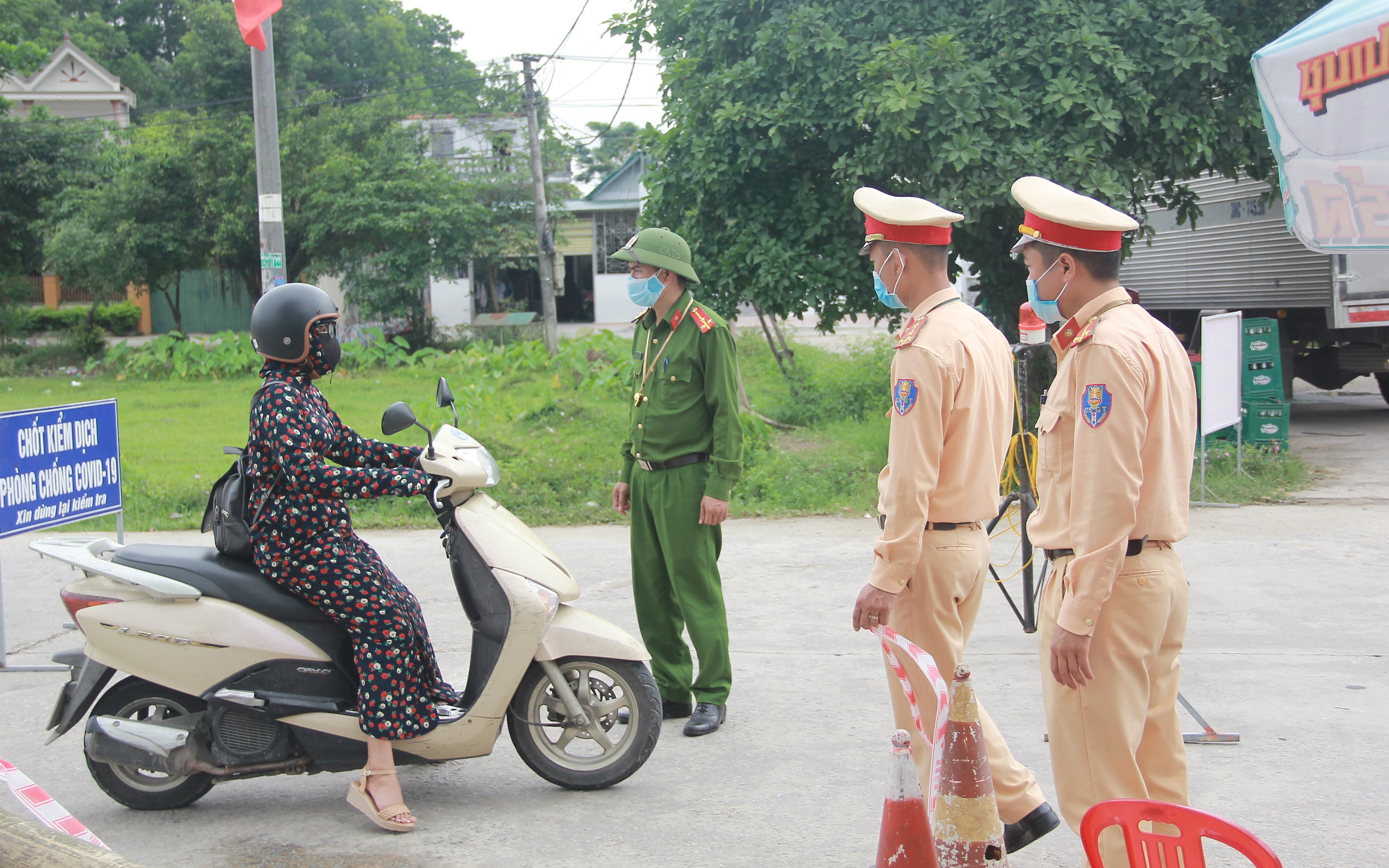 Phong toả 2 thôn ở Hà Tĩnh có trường hợp tái dương tính với Covid-19