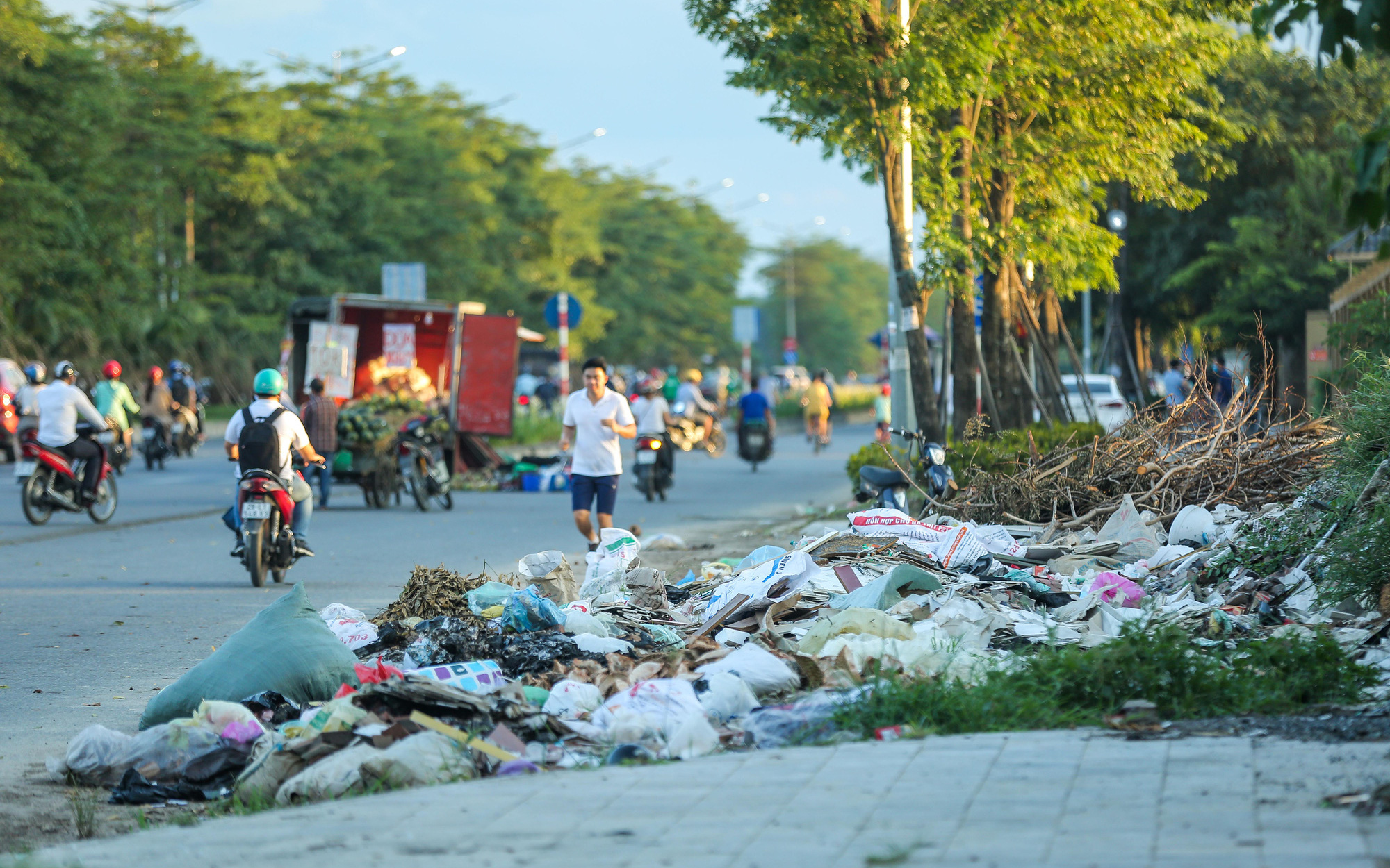 Đại lộ nghìn tỷ vẫn dở dang, nhếch nhác sau khi đưa vào sử dụng