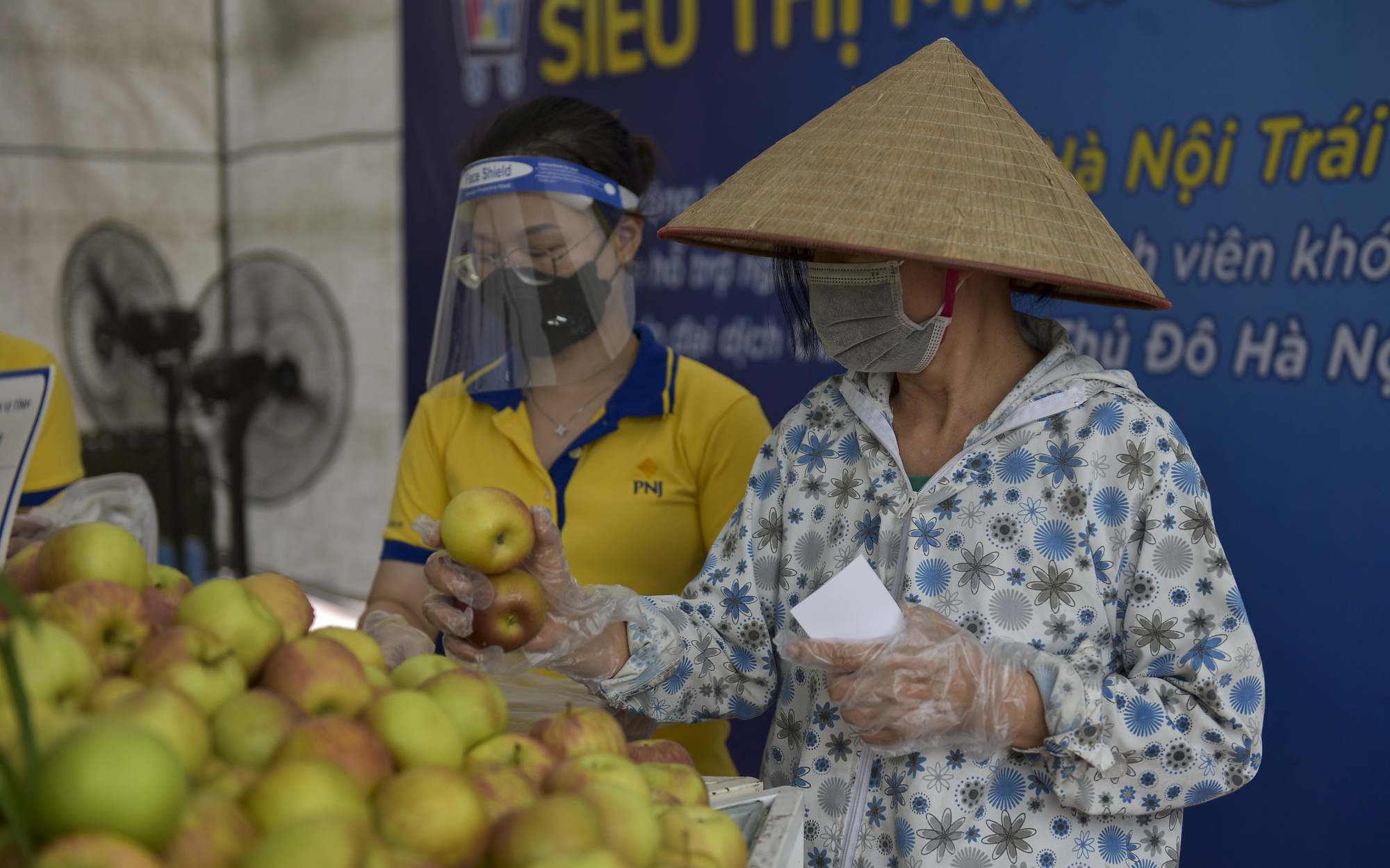 Siêu thị 0 đồng: Ấm lòng giữa mùa dịch Covid-19