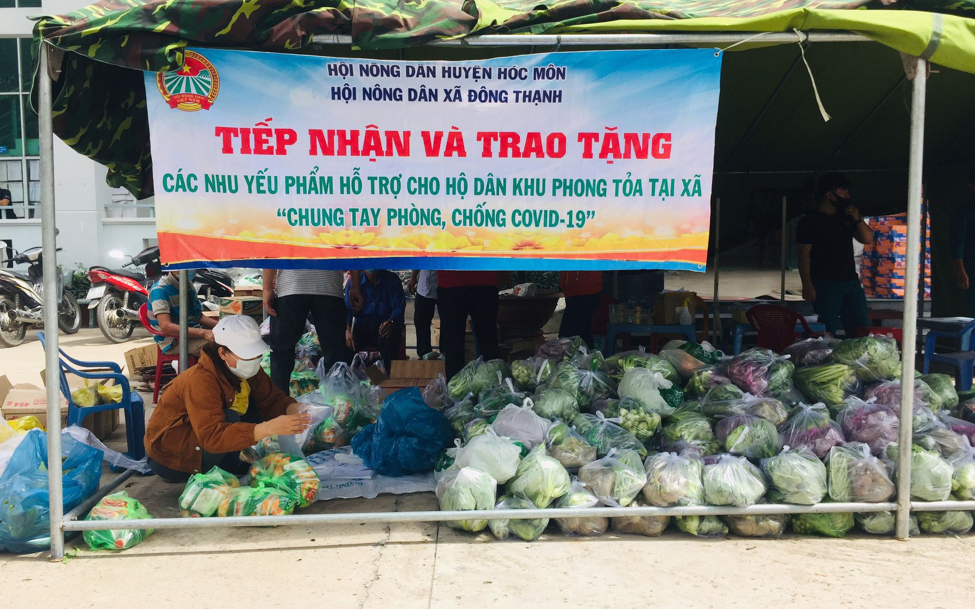 "Triệu phần quà, nghìn tấn nông sản nghĩa tình" cùng cả nước vượt qua dịch bệnh Covid - 19