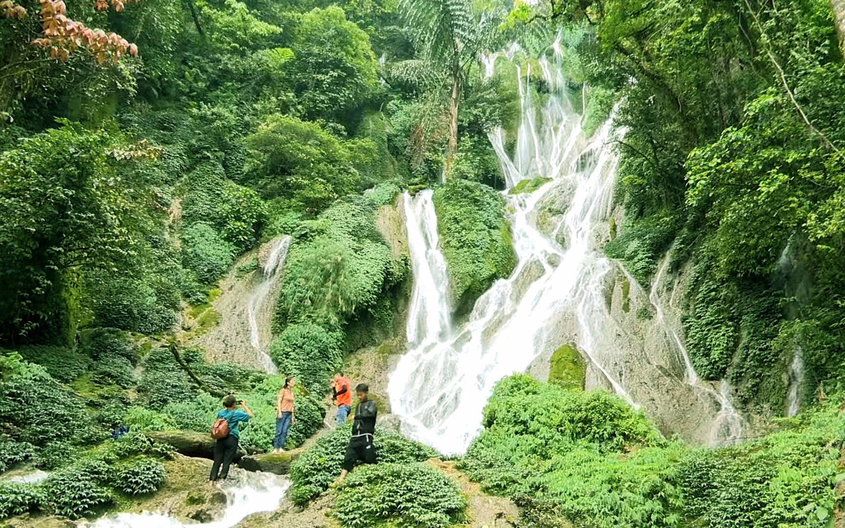 Thác Nậm Lúc, nét huyền bí của vùng sơn cước Phăng Sô Lin