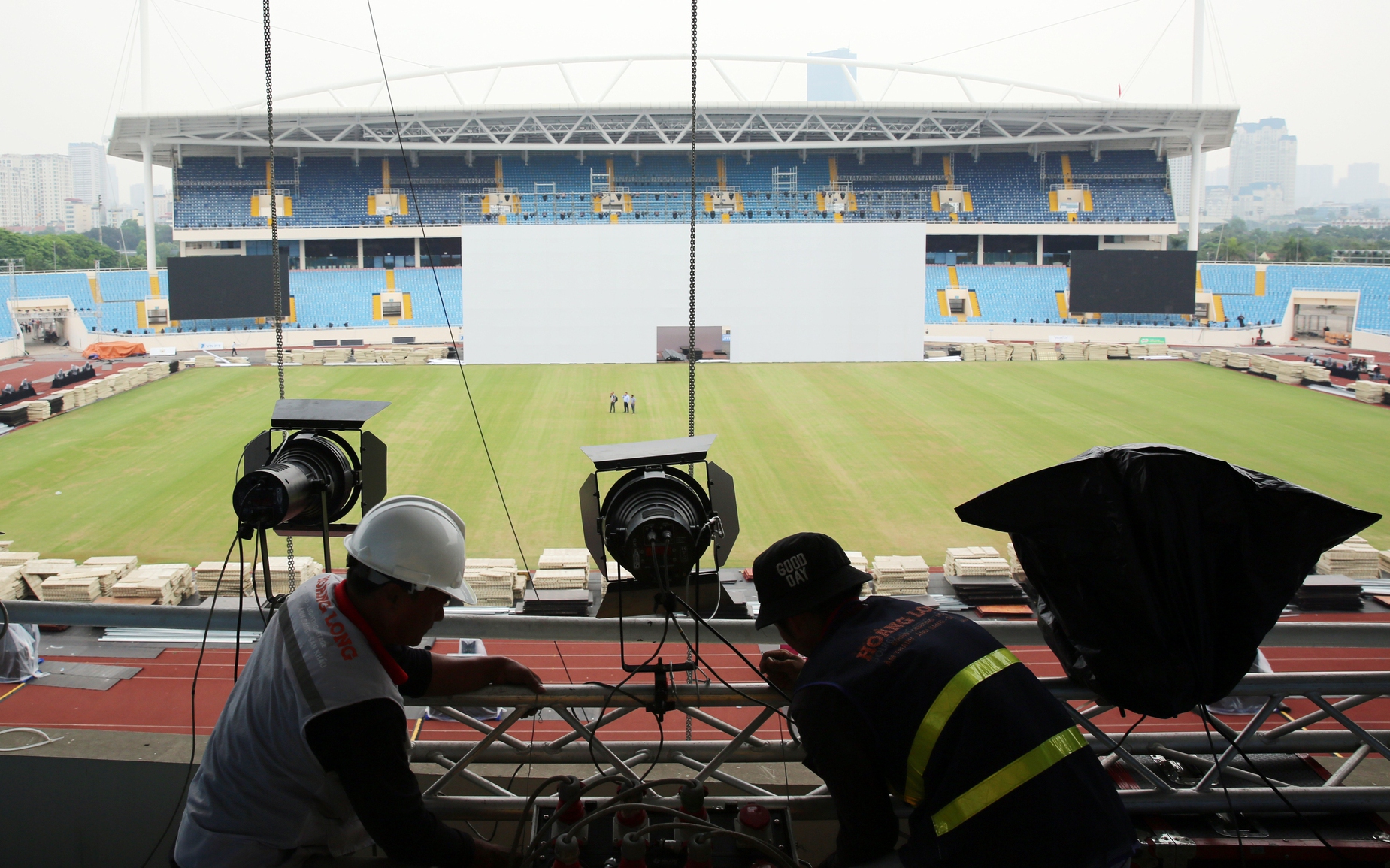 "Đột nhập" đại công trường SVĐ Mỹ Đình chuẩn bị cho Lễ khai mạc SEA Games 31