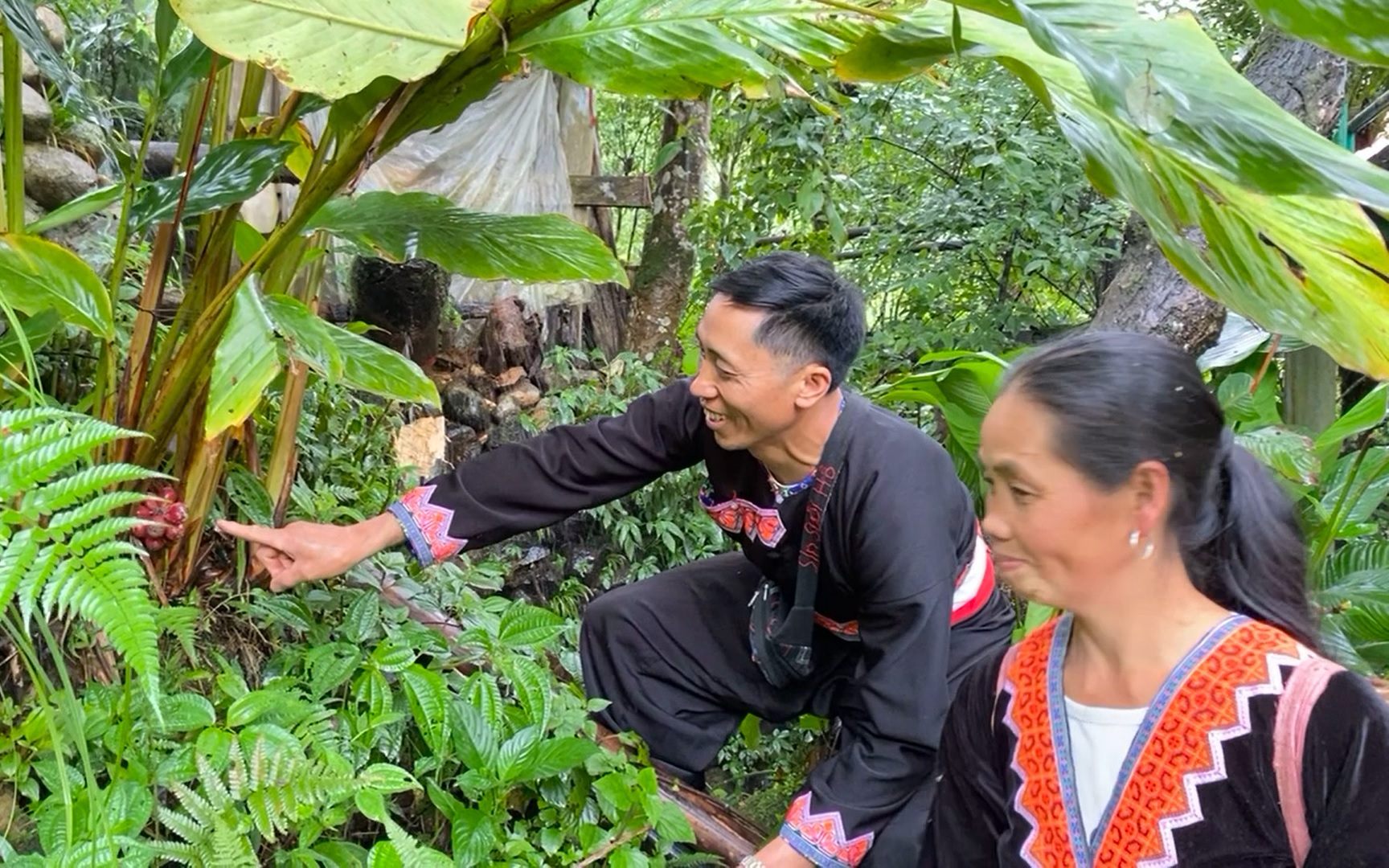 Trưởng bản người Mông "thay da đổi thịt" cho bản làng Sin Suối Hồ 