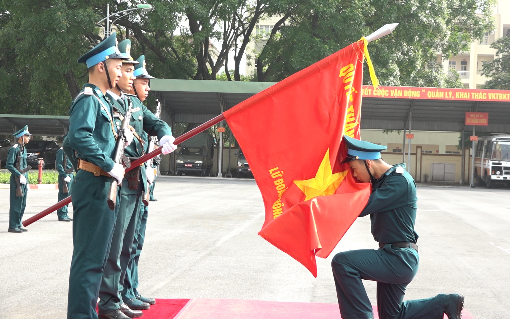 Hải Dương: Hàng trăm tân binh tham gia Lễ tuyên thệ chiến sỹ mới năm 2022