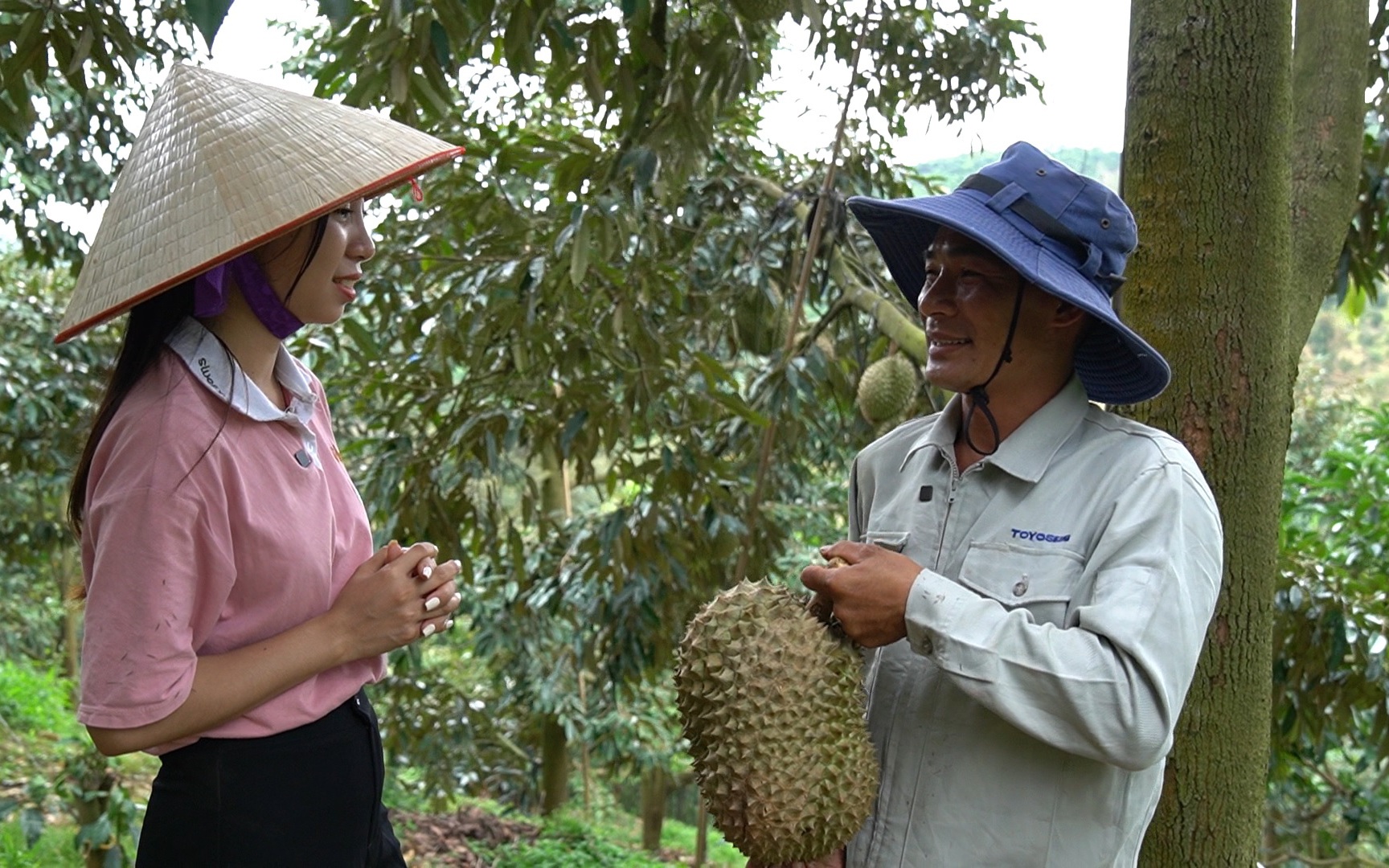 Nông dân Việt Nam xuất sắc 2022 ở Lâm Đồng, bỏ nghề cơ khí trồng sầu riêng mà thu nhập tiền tỷ mỗi năm