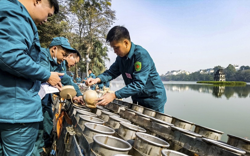 Trận địa pháo hoa sẵn sàng trình diễn đêm giao thừa tại hồ Gươm