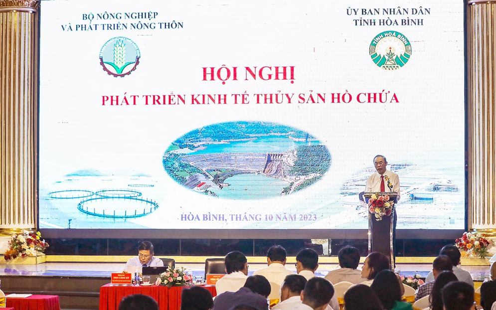 Thứ trưởng Bộ NN&PTNT yêu cầu tìm hiểu giải pháp phát triển kinh tế thủy sản hồ chứa tại Hòa Bình