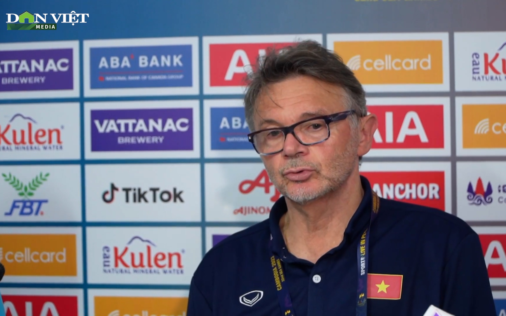 HLV Philippe Troussier nói gì sau trận hoà Thái Lan?