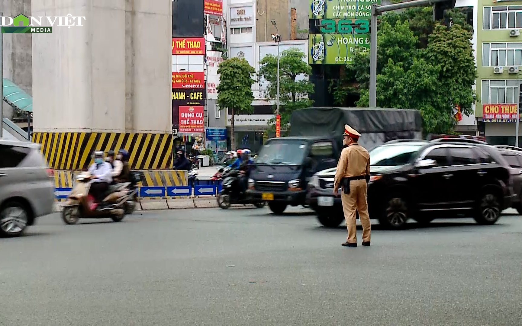 Video: Ngày cuối nghỉ lễ, các nhà xe vẫn kê ghế nhựa nhồi nhét khách bất chấp CSGT tuần tra 24/24