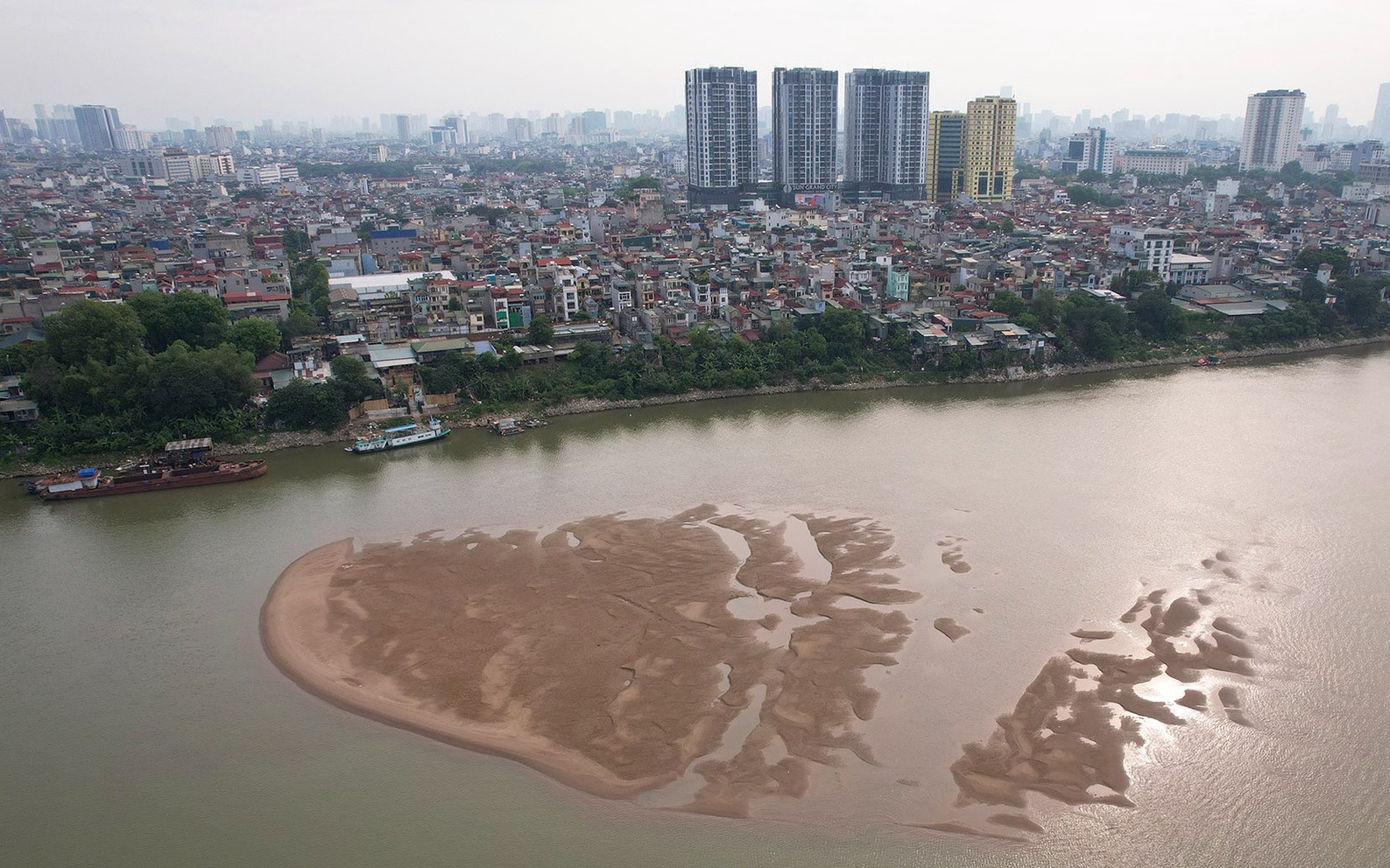 Chiêm ngưỡng các bãi nổi trên sông Hồng có hình dáng vô cùng độc đáo