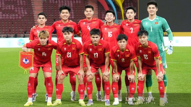 Tin dữ sau đêm đăng quang: Người hùng U22 Việt Nam dính chấn thương ngay sau khi lập công