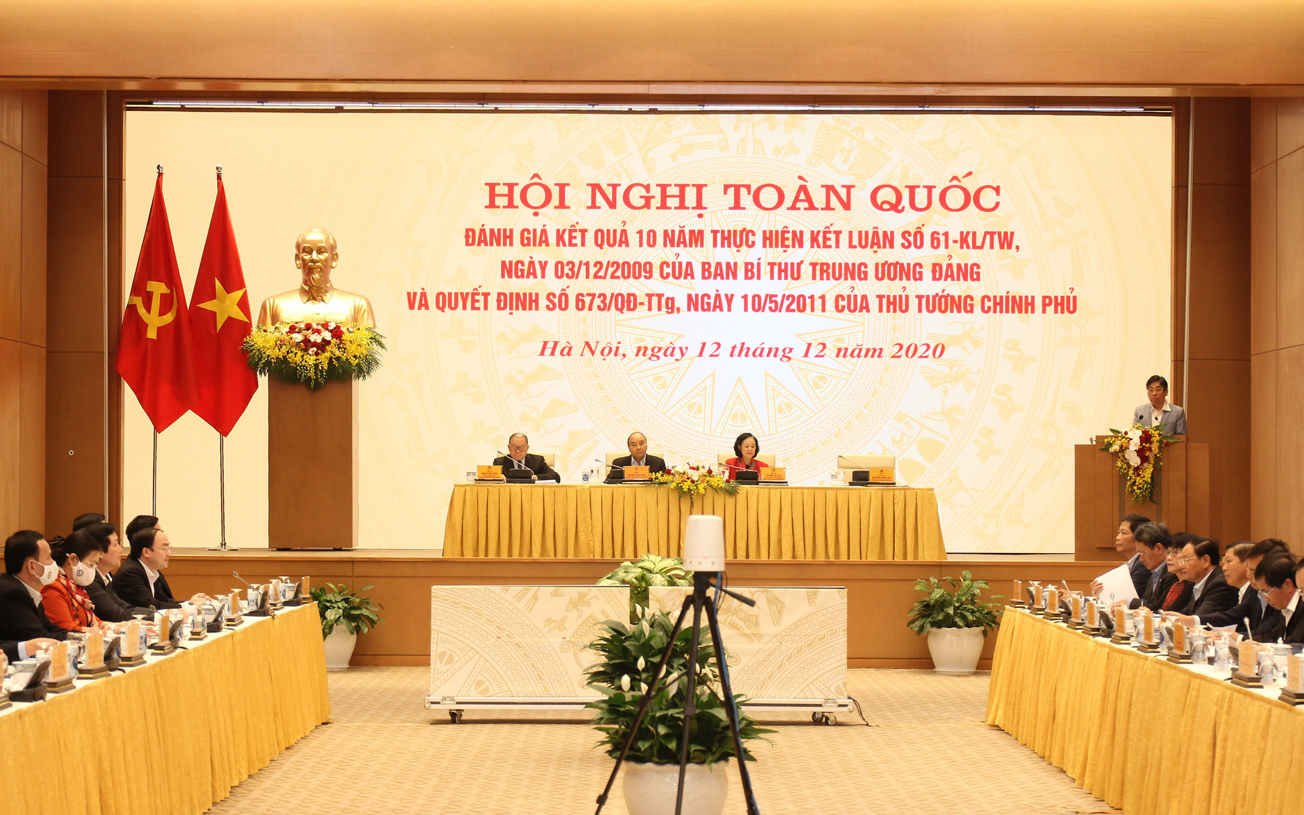 Thủ tướng Nguyễn Xuân Phúc: “Giai cấp nông dân phải mạnh cả về kinh tế và chính trị”