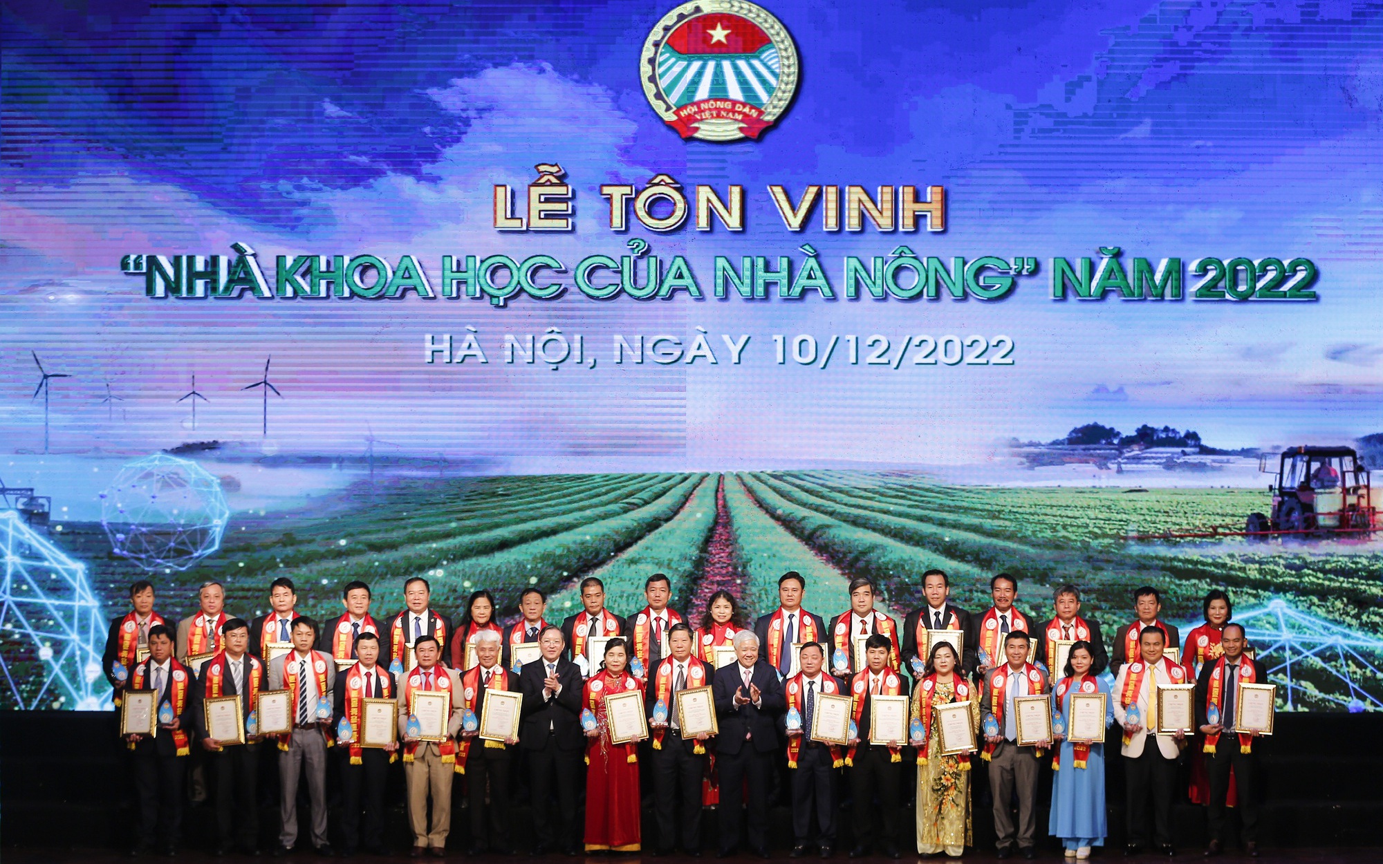 Video: Tôn vinh 62 Nhà khoa học của nhà nông