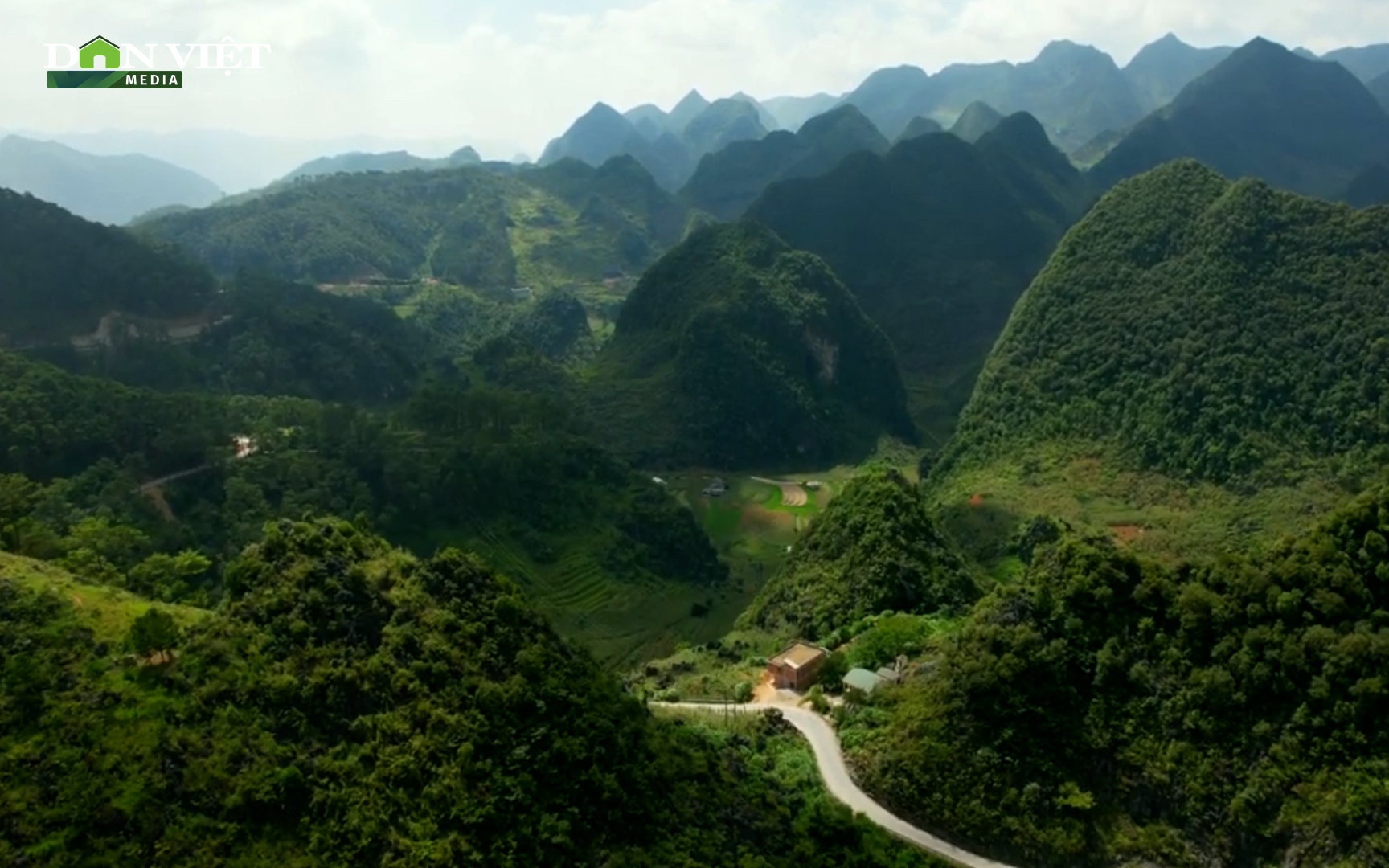 Cuộc sống vùng cao: Thăm ngôi nhà 