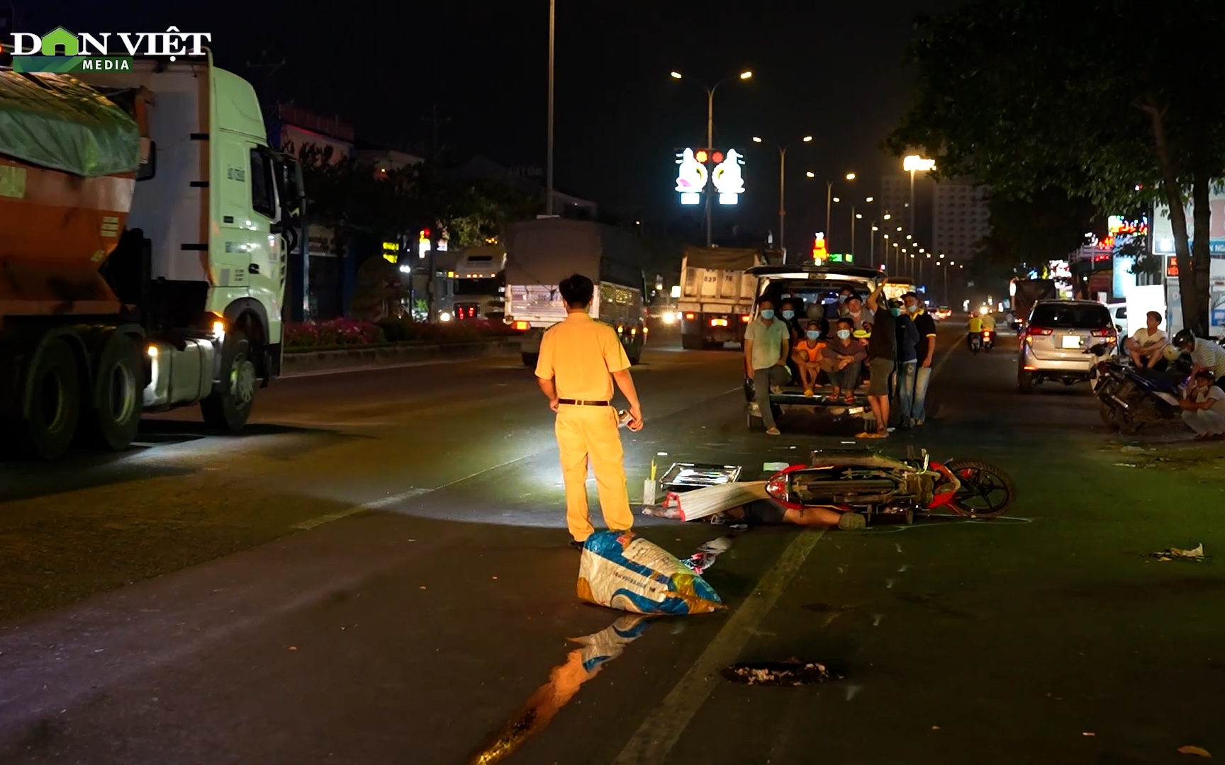 Clip: Công an điều tra nguyên nhân tử vong của nam thanh niên trên QL51