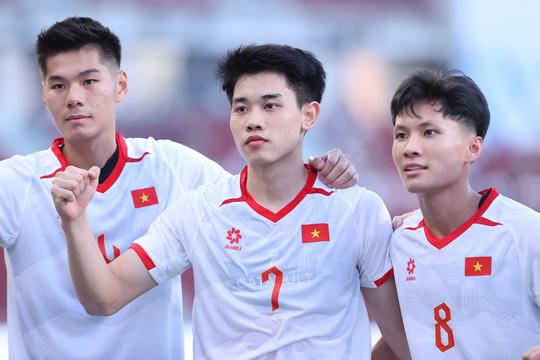 Đình Bắc, Văn Khang giúp U22 Việt Nam thống trị SEA Games 33 như thế nào?
