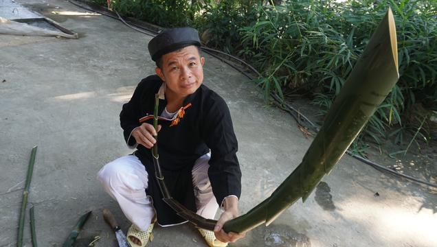 Nghệ nhân ưu tú Hoàng Hữu Định - người gìn giữ thanh âm khèn dân tộc Dao