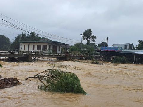 Lũ lịch sử xô đổ kỷ lục 1986: Khánh Hòa thiệt hại nặng nề, Chính phủ hỗ trợ khẩn cấp 50 tỷ