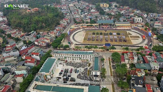 [TRỰC TIẾP] Diễu binh, diễu hành kỷ niệm trọng thể 70 năm Chiến thắng Điện Biên Phủ