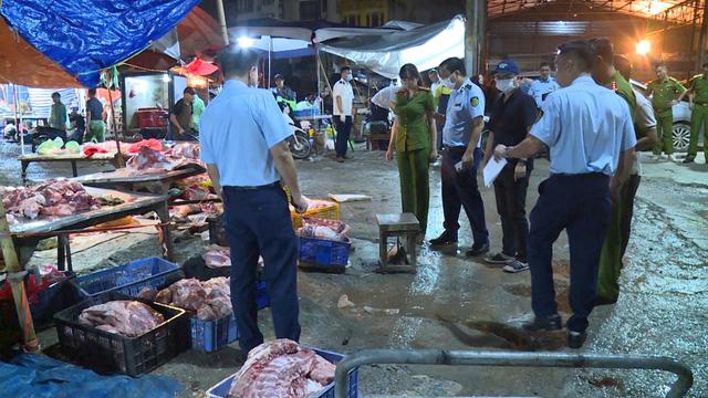 Hà Nội: Đường dây biến lợn chết giá 20.000đ/kg thành thịt sạch, thu lợi cả trăm triệu mỗi tháng