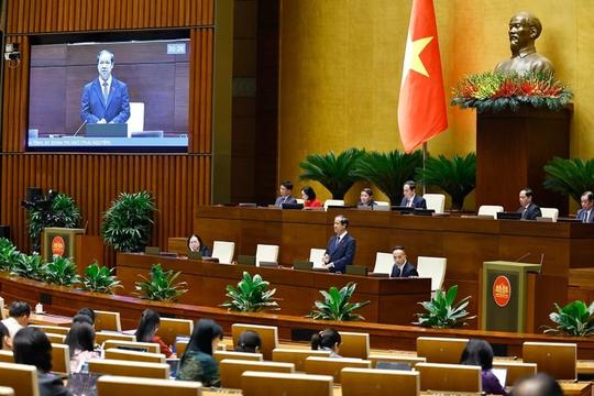TRỰC TIẾP: Bộ trưởng Bộ Giáo dục và Đào tạo tiếp tục trả lời chất vấn trước Quốc hội