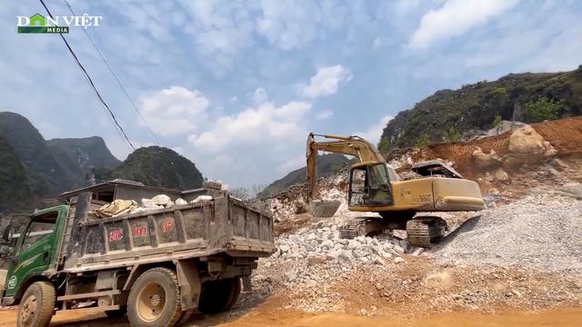 Vụ “xẻ thịt” Cao nguyên đá Đồng Văn (Hà Giang): Quyền chủ tịch thị trấn Đồng Văn và nhiều cá nhân bị xử lý
