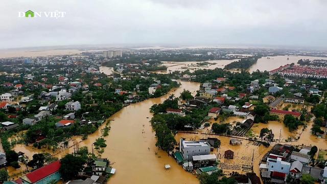 Video toàn cảnh trận lụt "lịch sử" ở Huế